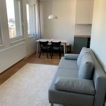 Cozy In The Heart Of Historic District